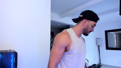tony muscle1 online show from February 2025 10:20:01 PM