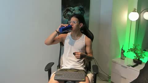 tony_petrov online show from October 2025 08:26:02 AM