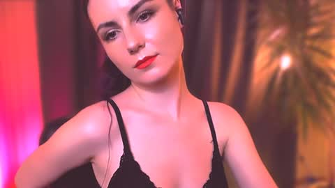 Elizabeth online show from December 2024 09:30:01 PM