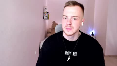 Snapshot of toohornyserj chatting on March 2025 01:26:01 AM toohornyserj online show from March 2025 01:26:01 AM