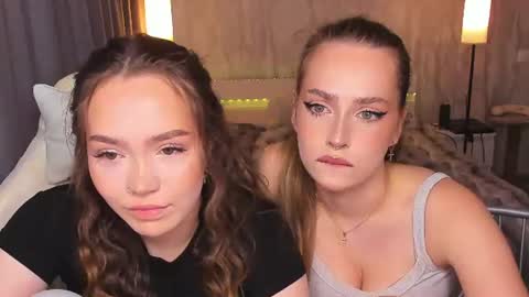 Snapshot of top_twins chatting on June 2026 09:47:02 AM Yara online show from June 2026 09:47:02 AM