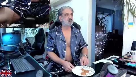 Snapshot of topalphaboss chatting on December 2025 07:57:02 AM topalphaboss online show from December 2025 07:57:02 AM