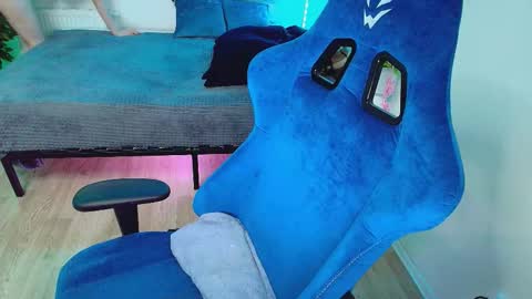 topcranberry online show from November 2025 04:56:01 AM