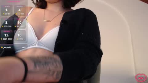 tori_just online show from December 2025 06:05:02 PM