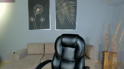 Tori Cross online show from January 2025 12:48:01 PM