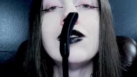 toxicdomme online show from December 2025 07:32:01 PM