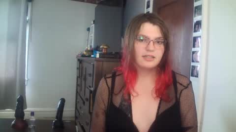 Snapshot of tranicpixiedreamgrl chatting on June 2026 06:01:02 PM tranicpixiedreamgrl online show from June 2026 06:01:02 PM