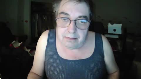 Snapshot of transmtfhello chatting on February 2025 11:04:01 PM Peter online show from February 2025 11:04:01 PM