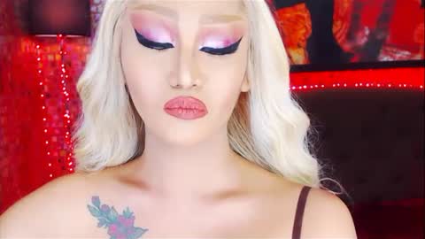 Snapshot of transplayfullolivia chatting on March 2025 09:23:02 AM KYLIE BELLA  TS online show from March 2025 09:23:02 AM