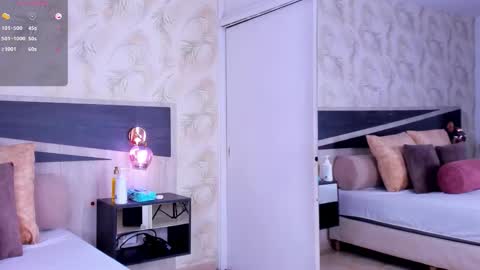 Travis online show from November 2025 01:48:02 AM