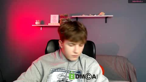 Travis online show from November 2025 08:00:01 PM