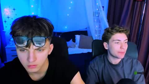 Travis online show from December 2025 08:47:02 PM