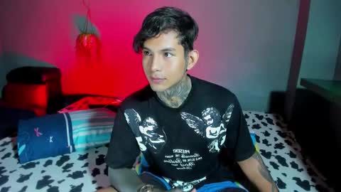 TRAV - INDEPENDENT MODEL online show from October 2025 05:21:02 PM