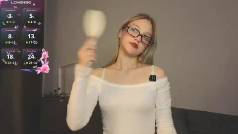 Snapshot of traxzbabe chatting on July 2026 05:04:01 PM traxzbabe online show from July 2026 05:04:01 PM