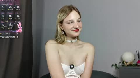 Snapshot of traxzbabe chatting on August 2026 05:38:02 PM traxzbabe online show from August 2026 05:38:02 PM