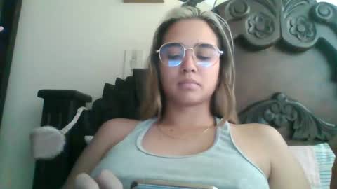 triana_bell online show from February 2025 05:29:02 PM