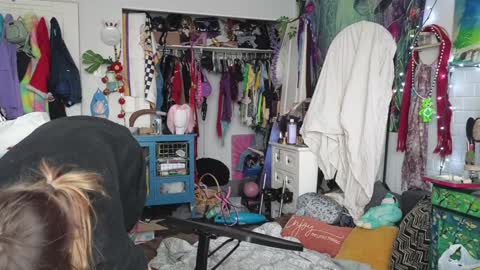 Snapshot of tricky_nymph chatting on February 2025 07:25:01 PM Cassie online show from February 2025 07:25:01 PM