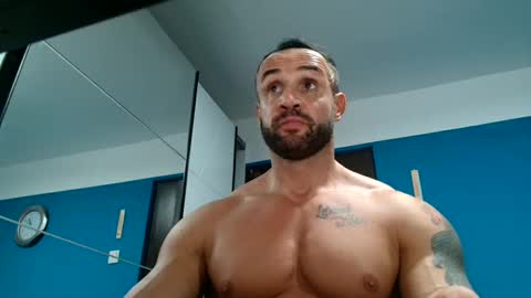 Snapshot of tridentmuscles chatting on December 2024 11:07:01 PM tridentmuscles online show from December 2024 11:07:01 PM