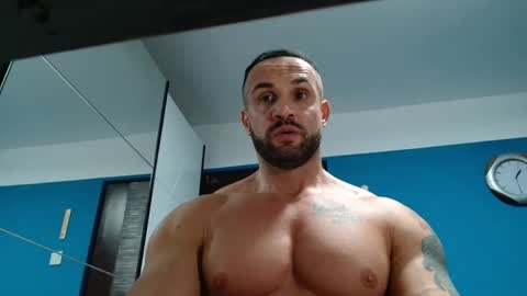 Snapshot of tridentmuscles chatting on January 2025 11:29:01 PM tridentmuscles online show from January 2025 11:29:01 PM