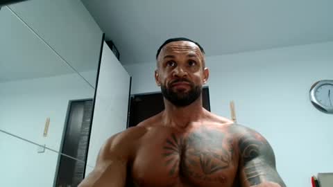 Snapshot of tridentmuscles chatting on November 2025 10:32:01 PM tridentmuscles online show from November 2025 10:32:01 PM