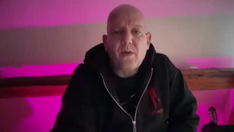 Triton online show from November 2025 12:15:02 PM