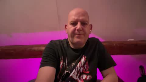 Triton online show from November 2025 01:09:02 AM