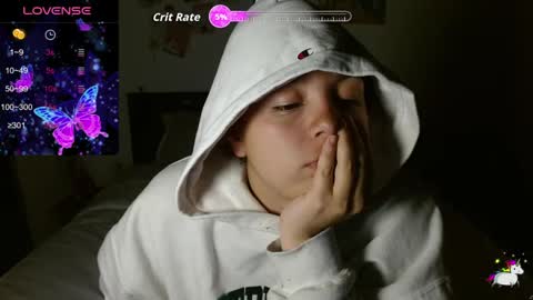 Snapshot of trixie_tangg chatting on September 2025 01:06:02 AM Kitty online show from September 2025 01:06:02 AM