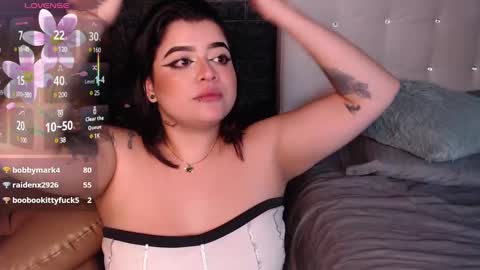 Snapshot of trixxiee_ chatting on February 2025 11:22:01 PM trixxiee_ online show from February 2025 11:22:01 PM