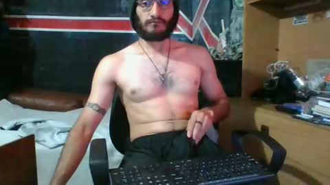 Snapshot of trizquelmen chatting on December 2024 01:33:01 PM Andrew online show from December 2024 01:33:01 PM