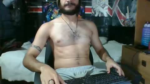 Snapshot of trizquelmen chatting on February 2025 07:52:01 PM Andrew online show from February 2025 07:52:01 PM