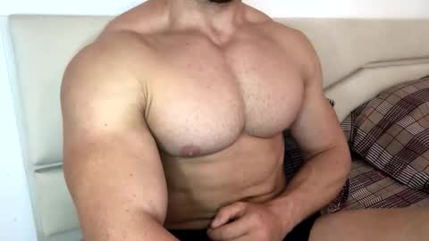 Troncq online show from September 2025 07:10:02 AM