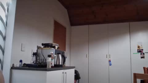 troy_w online show from November 2025 07:13:02 PM