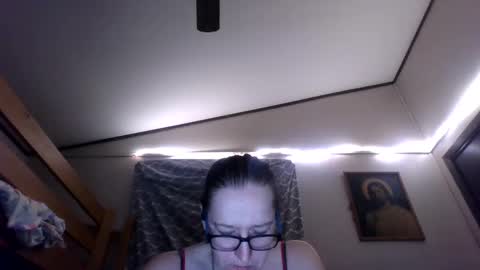 Snapshot of truckerswifetobe chatting on December 2024 04:26:02 AM TruckersWifeToBe online show from December 2024 04:26:02 AM