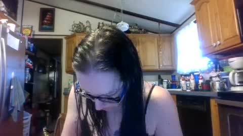 Snapshot of truckerswifetobe chatting on January 2025 04:04:01 PM TruckersWifeToBe online show from January 2025 04:04:01 PM