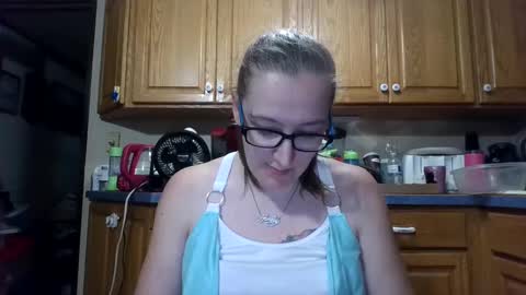 Snapshot of truckerswifetobe chatting on October 2025 02:39:02 AM TruckersWifeToBe online show from October 2025 02:39:02 AM