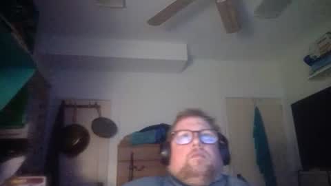 HandicappedLaugher online show from October 2025 06:37:01 AM