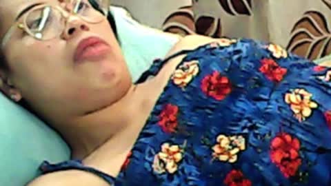 Snapshot of truefilipinabeauty chatting on October 2025 01:28:02 AM emily online show from October 2025 01:28:02 AM
