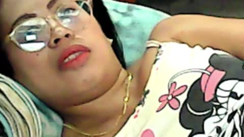 Snapshot of truefilipinabeauty chatting on October 2025 12:32:02 AM emily online show from October 2025 12:32:02 AM