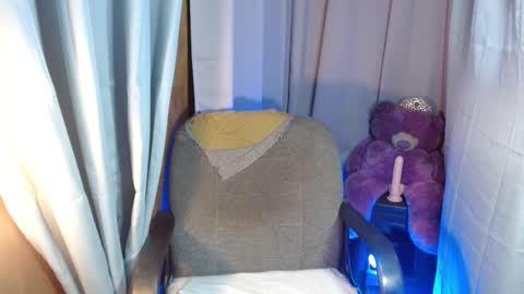 Snapshot of ts_afamhunterxx chatting on March 2025 06:21:02 PM Goddess Mira online show from March 2025 06:21:02 PM