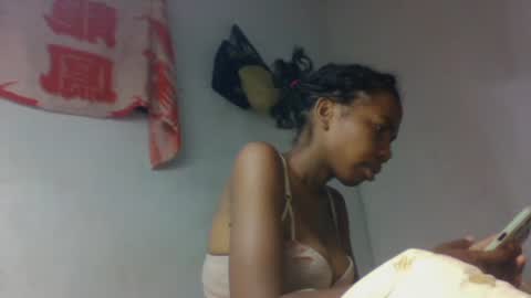 tsaralaza online show from November 2025 02:38:02 PM