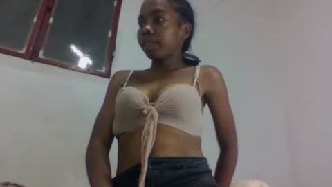 tsaralaza online show from November 2025 07:03:03 PM