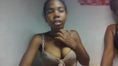 tsaralaza online show from November 2025 08:08:01 PM