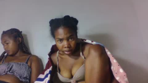 tsaralaza online show from November 2025 09:50:01 PM