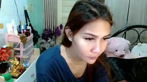 SHENA  online show from November 2025 09:01:02 AM