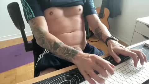 Snapshot of tt_boy2000 chatting on September 2025 03:23:01 PM TT Boy2000 online show from September 2025 03:23:01 PM