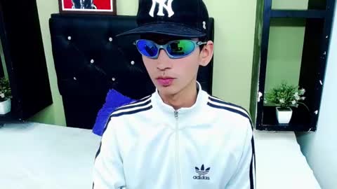 Snapshot of ttimy_x_boy chatting on December 2024 08:07:02 PM ttimy online show from December 2024 08:07:02 PM