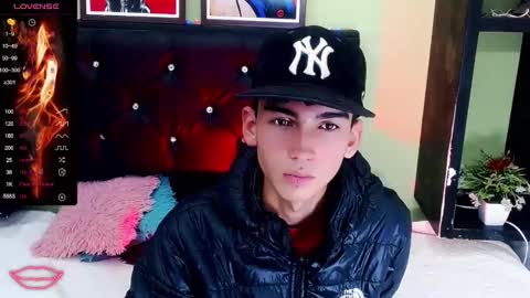 Snapshot of ttimy_x_boy chatting on February 2025 08:38:02 PM ttimy online show from February 2025 08:38:02 PM