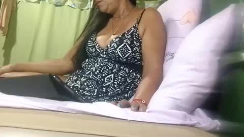 Mae online show from November 2025 08:09:02 PM