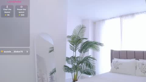 Snapshot of tumilio chatting on February 2025 12:33:01 PM TumiLio online show from February 2025 12:33:01 PM