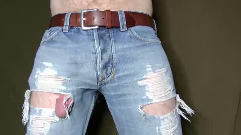 Snapshot of turquoise_metallic chatting on October 2025 04:09:02 AM Phil Box online show from October 2025 04:09:02 AM